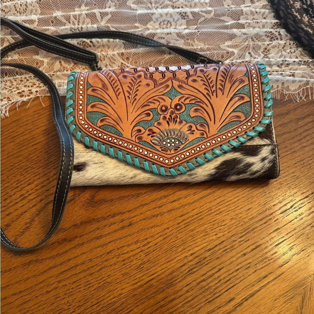 Elegant Tan and Turquoise Women's Bag